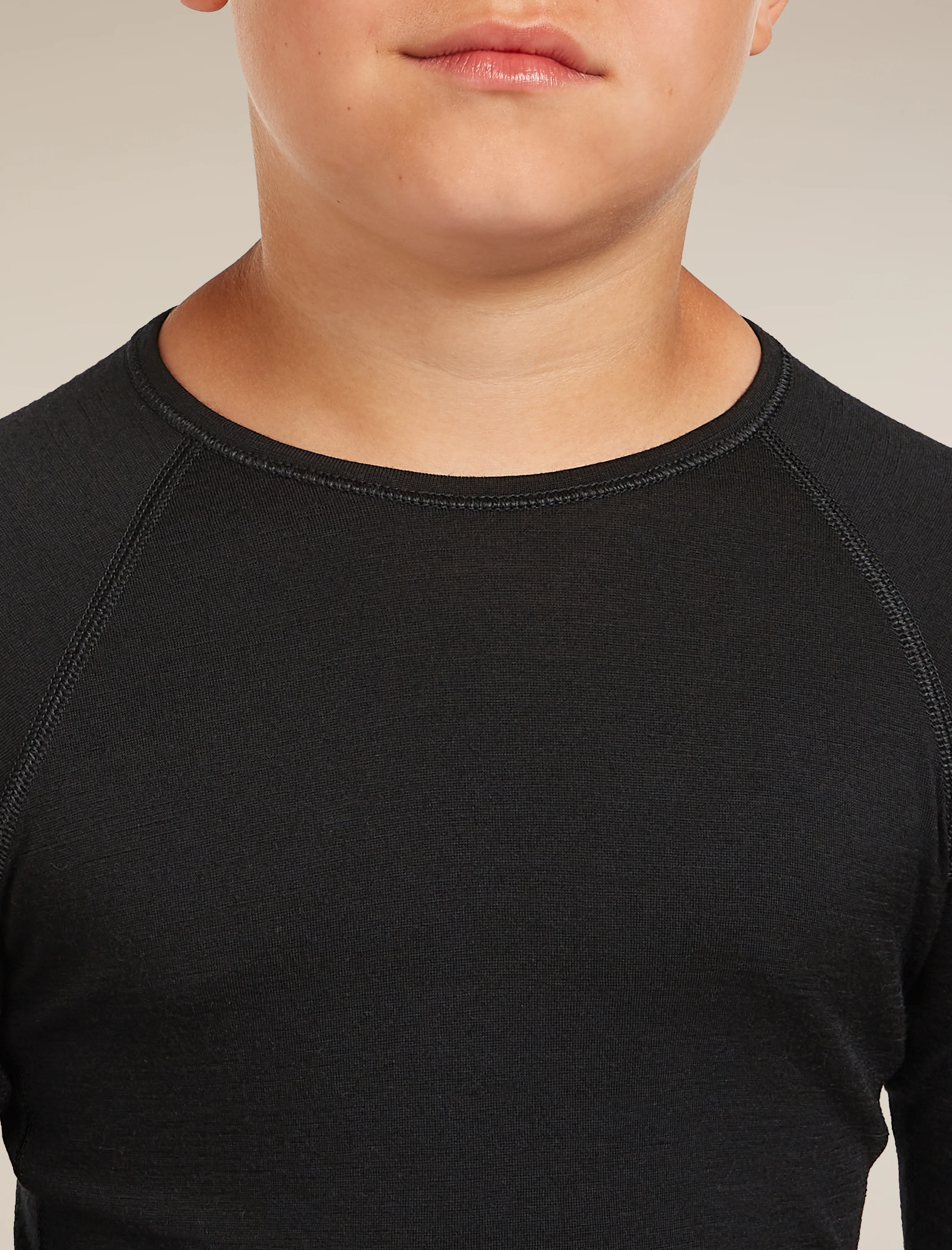 Kids’ Merino 200 Oasis Long Sleeve Crew Thermal Top - Image 10