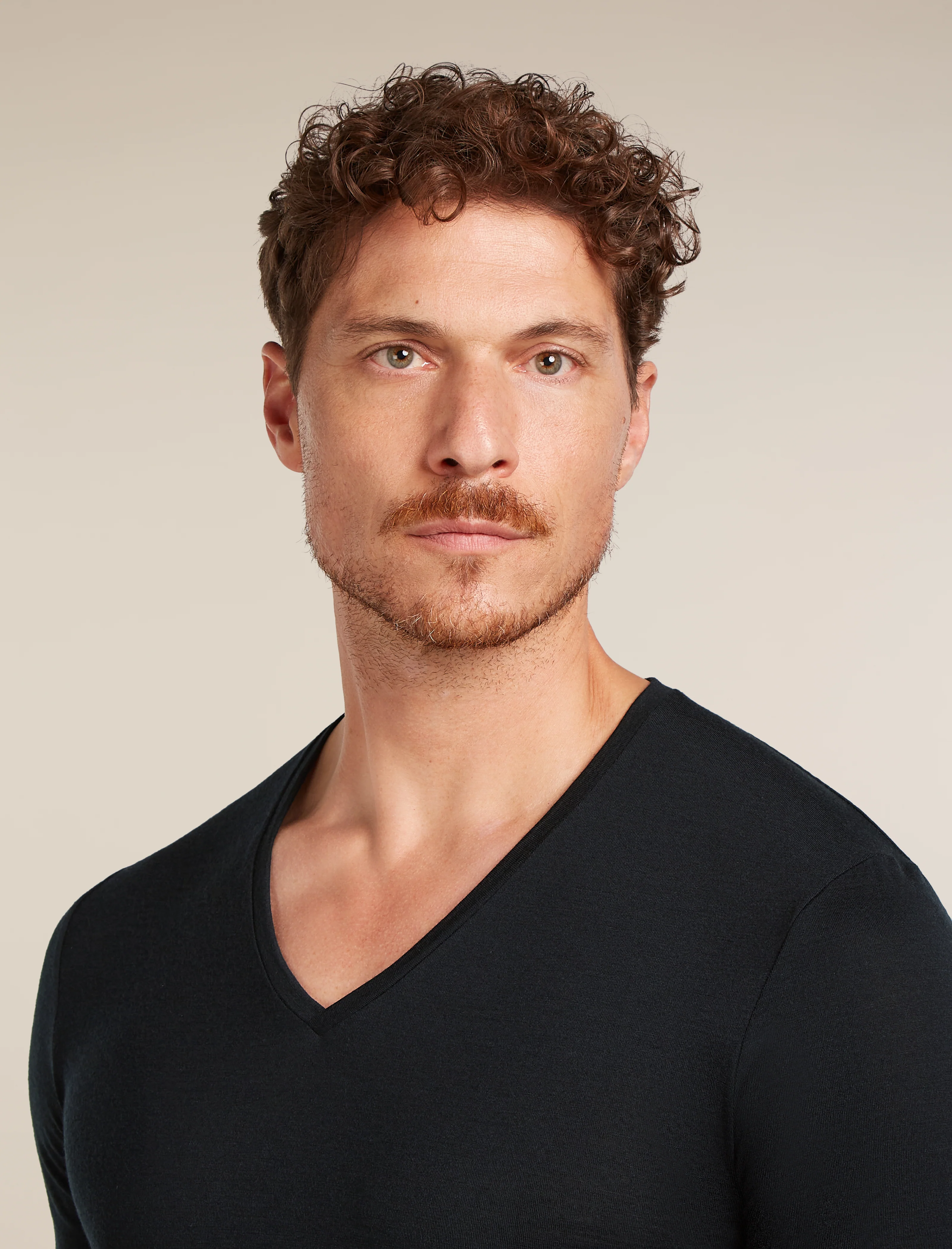 Men’s Merino 150 Anatomica Short Sleeve V Neck Top - Image 8