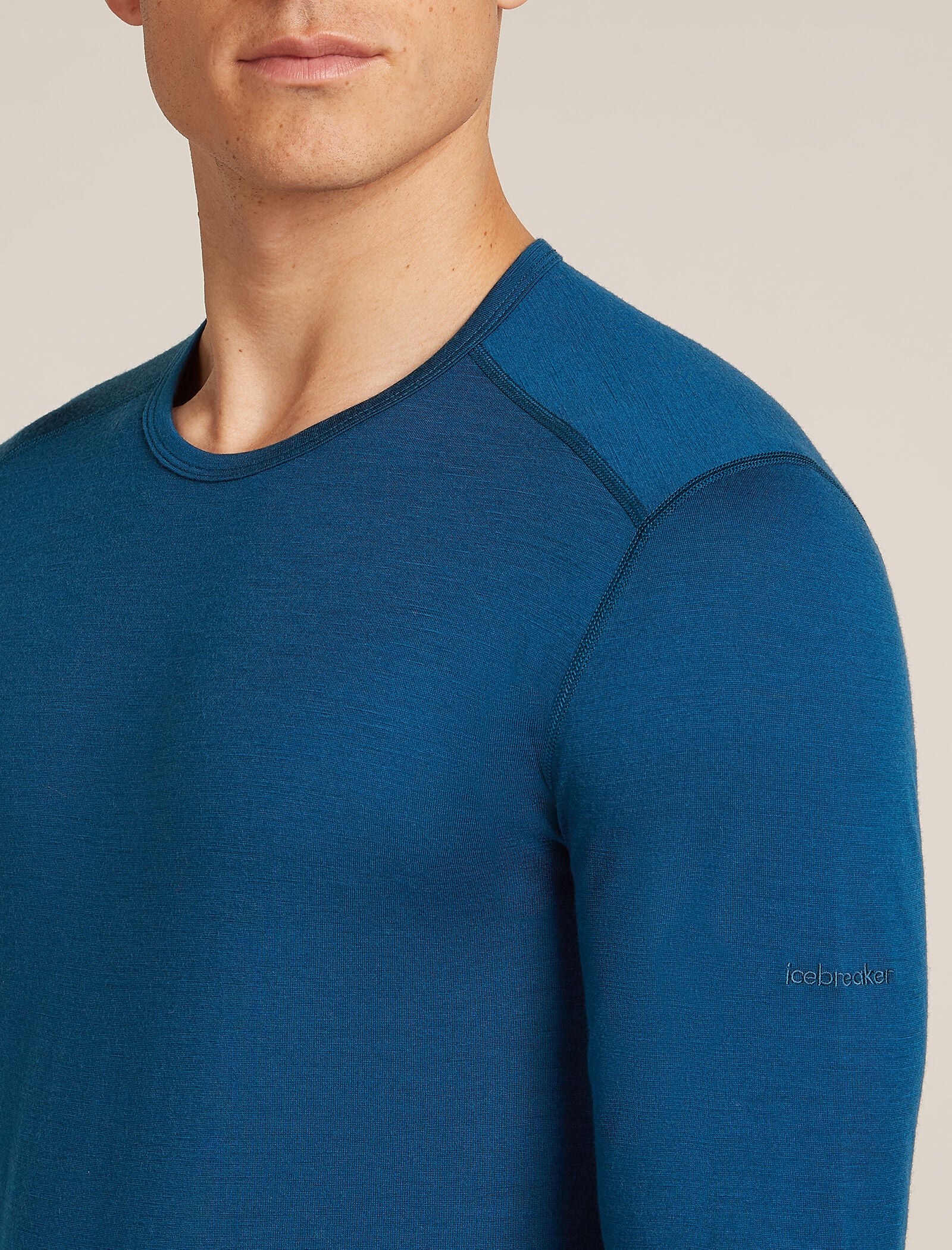 Men’s Merino 200 Oasis Long Sleeve Crew Thermal Top - Image 5