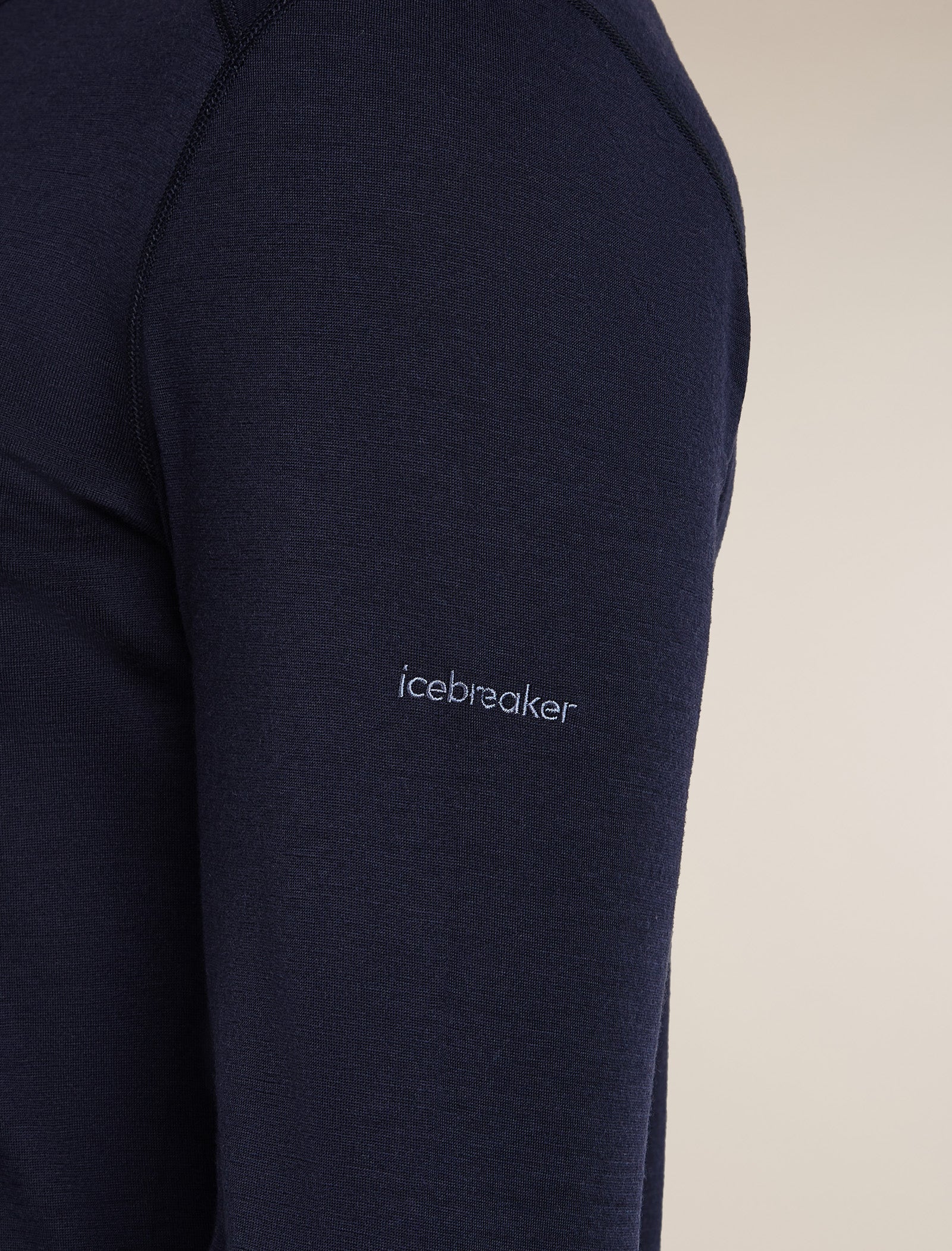 Men’s Merino 200 Oasis Long Sleeve Crewe Bear Tour - Image 5