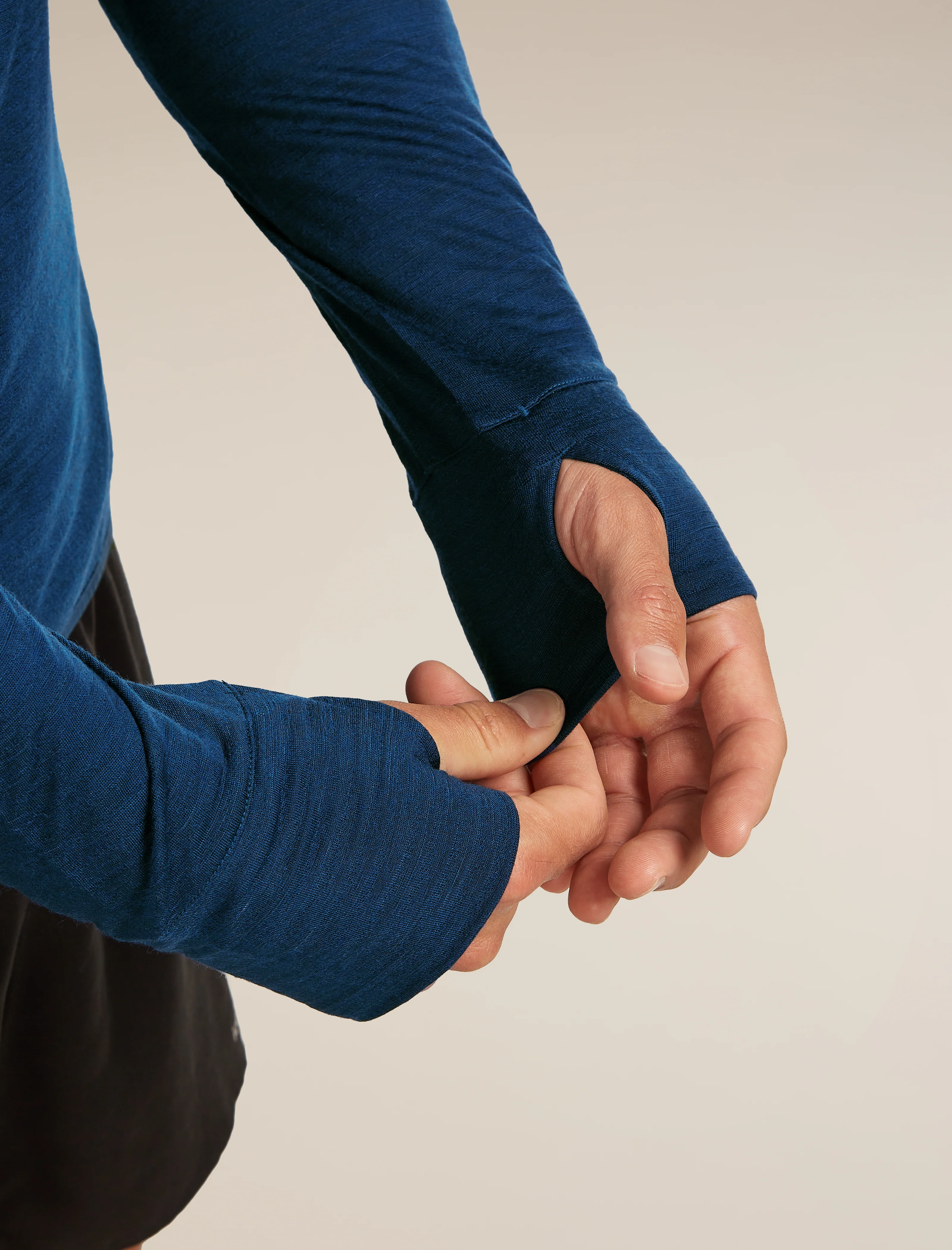 Men’s Merino Blend 200 RealFleece™ Descender Long Sleeve Half Zip - Image 8