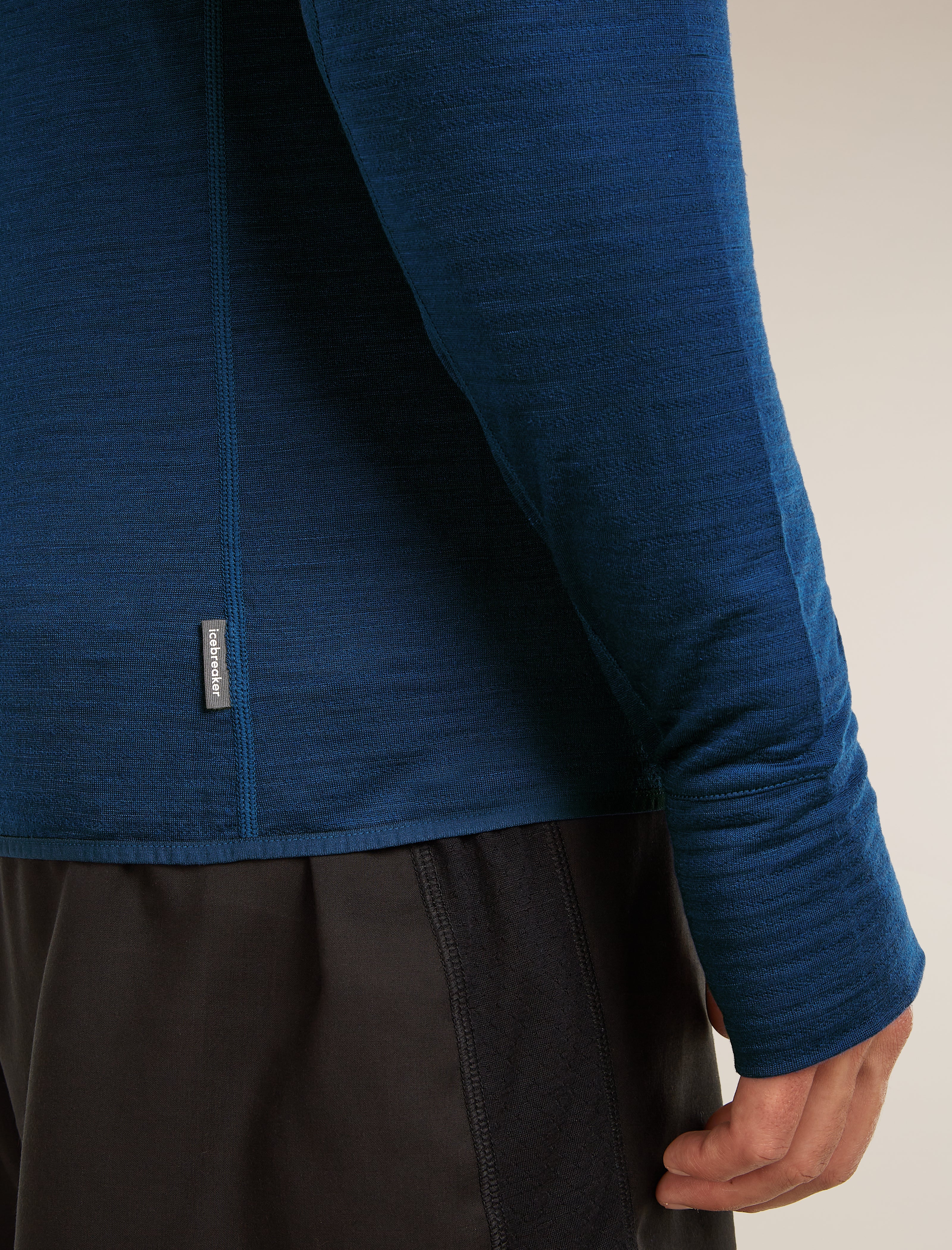 Men’s Merino Blend 200 RealFleece™ Descender Long Sleeve Half Zip - Image 9