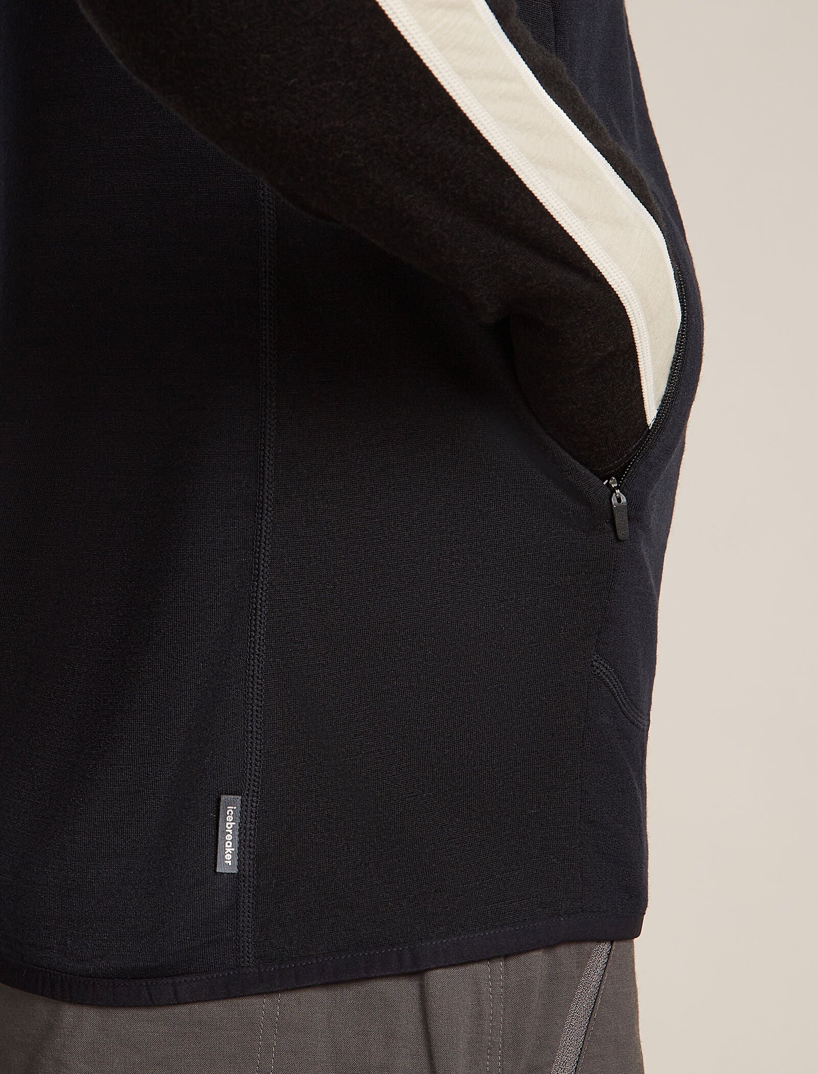 Men’s Merino Blend 300 RealFleece™ Descender Vest - Image 8