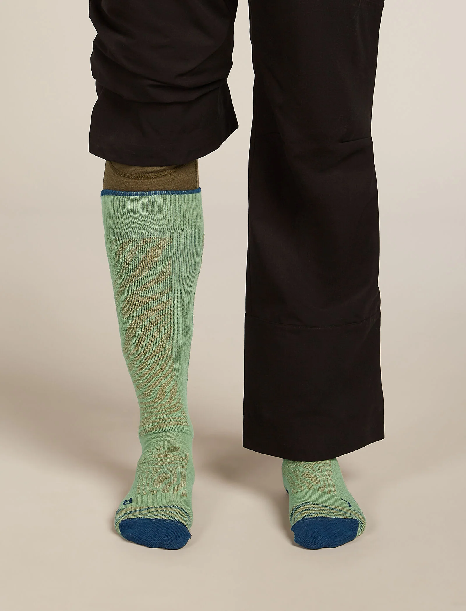 Men’s Merino Blend Ski+ Medium Over The Calf Mountain Contour Socks - Image 3