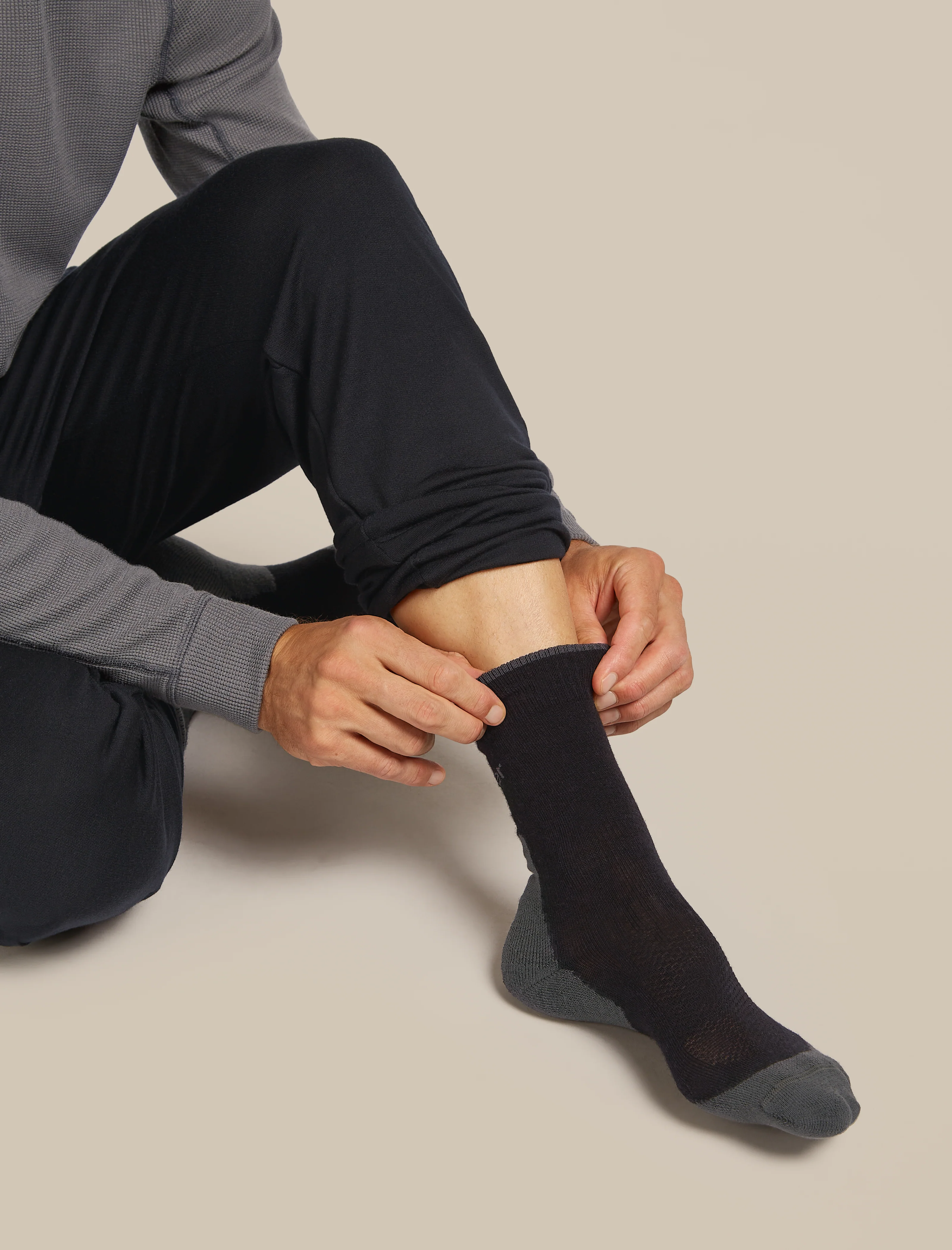 Men’s Merino Hike+ Light Crew Socks - Image 2