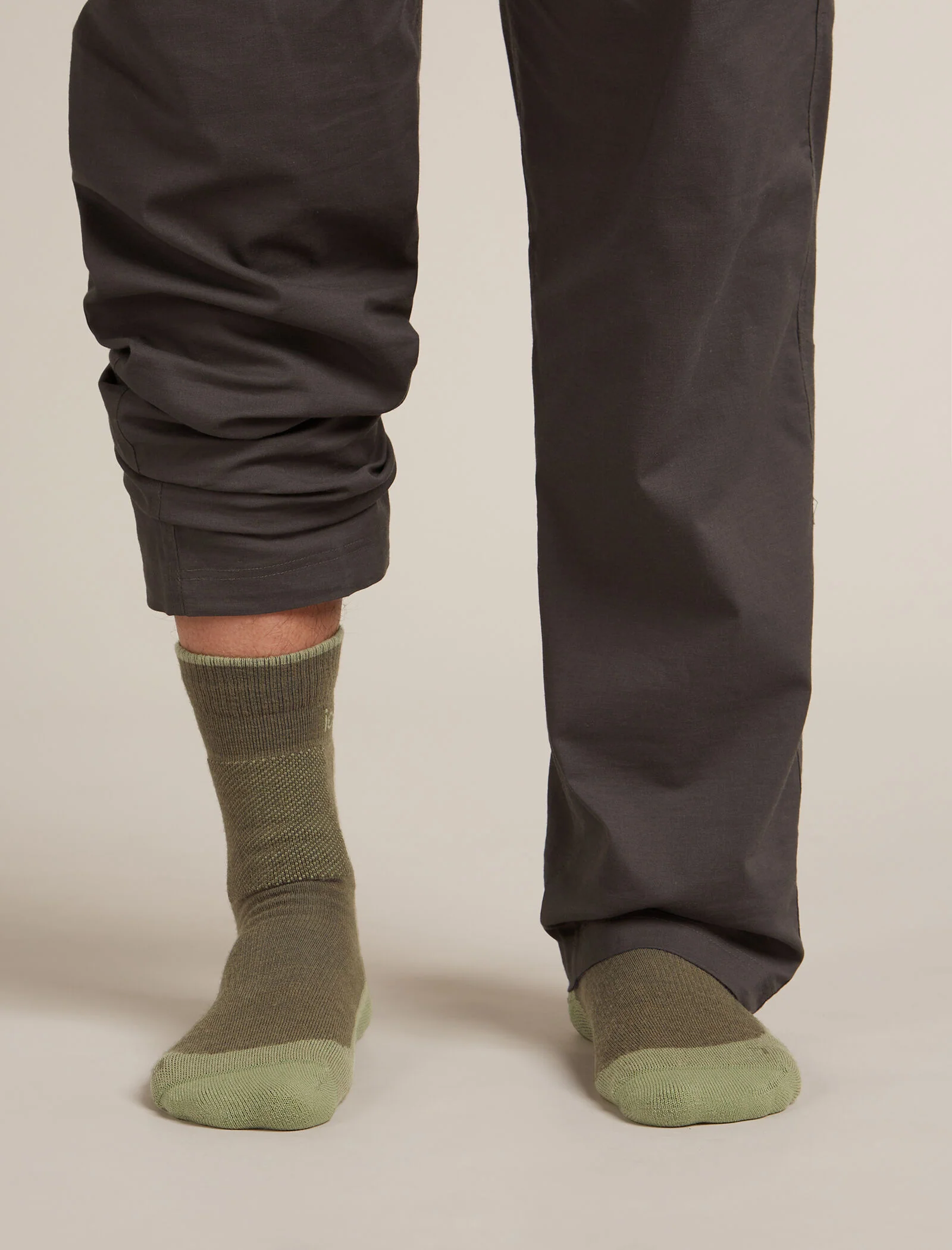 Men’s Merino Hike+ Medium Crew Socks - Image 3