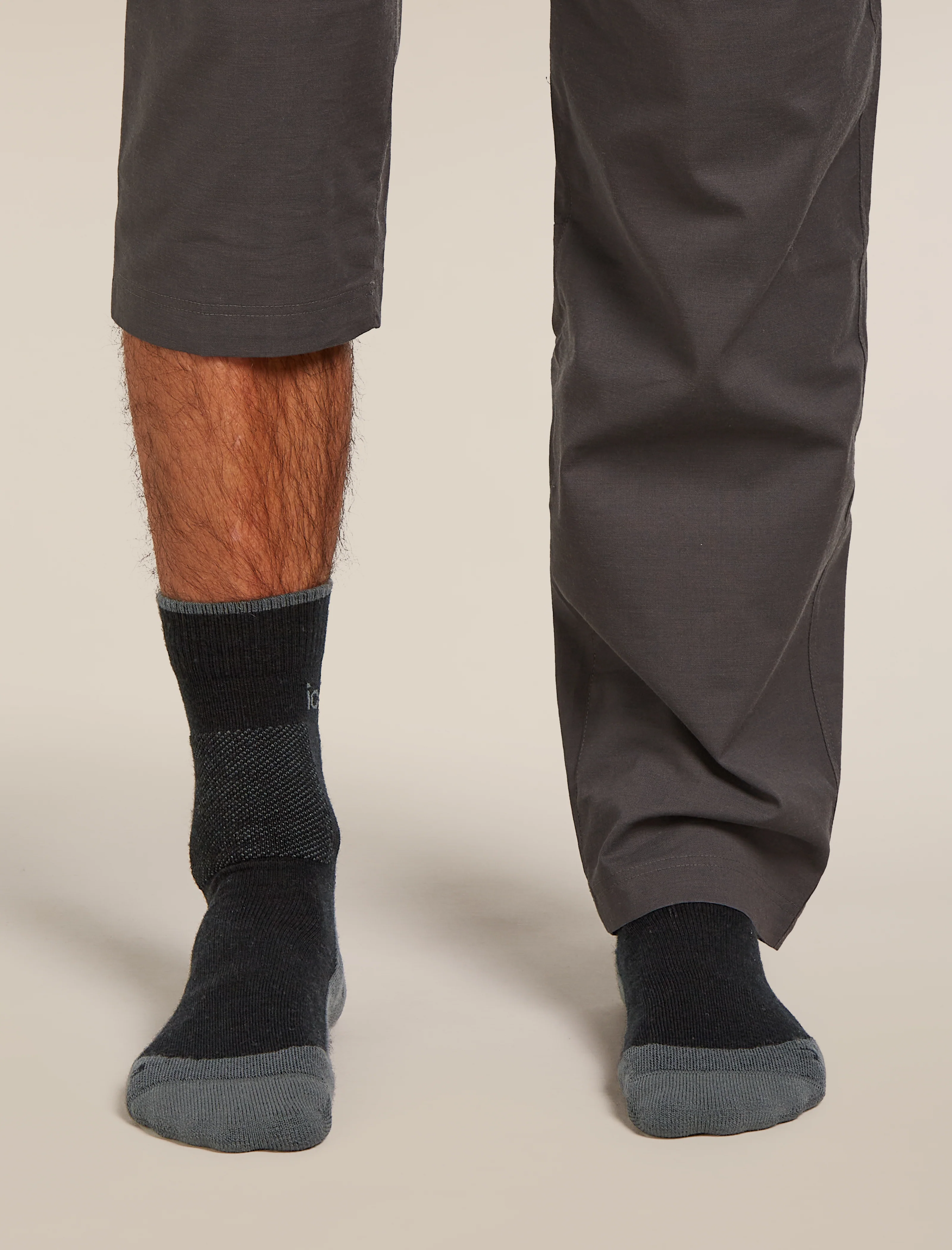 Men’s Merino Hike+ Medium Crew Socks - Image 4