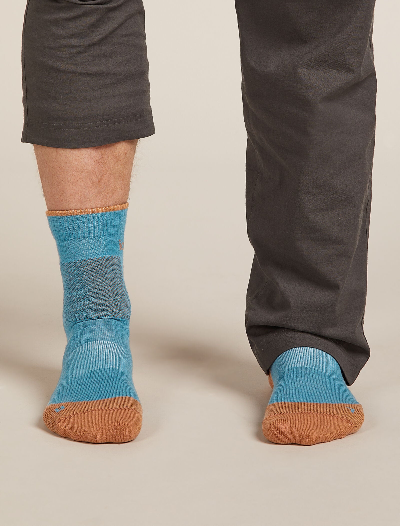 Men’s Merino Hike+ Medium Crew Socks - Image 3