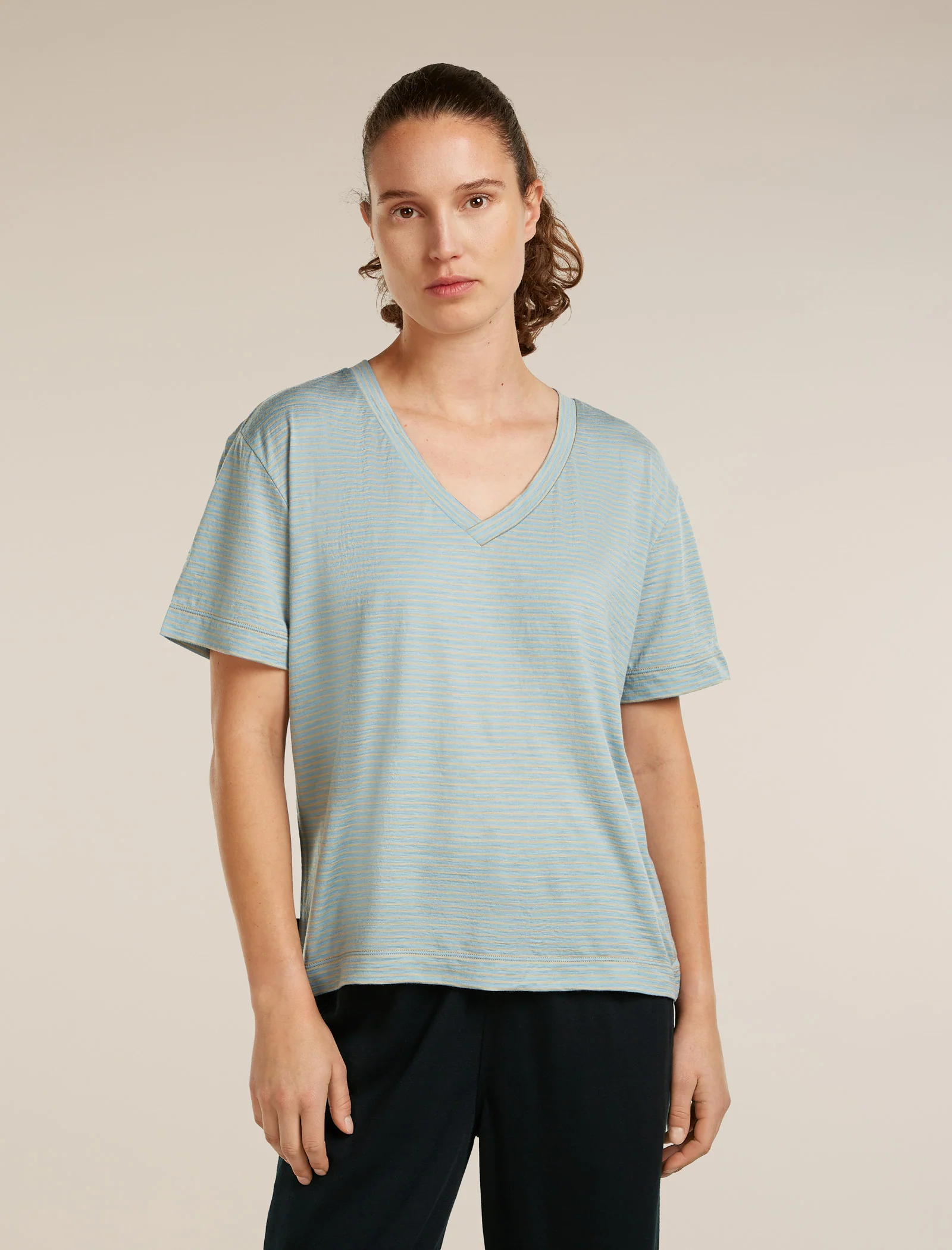 Women’s Merino 150 Tech Lite Short Sleeve Relaxed V Neck T-Shirt