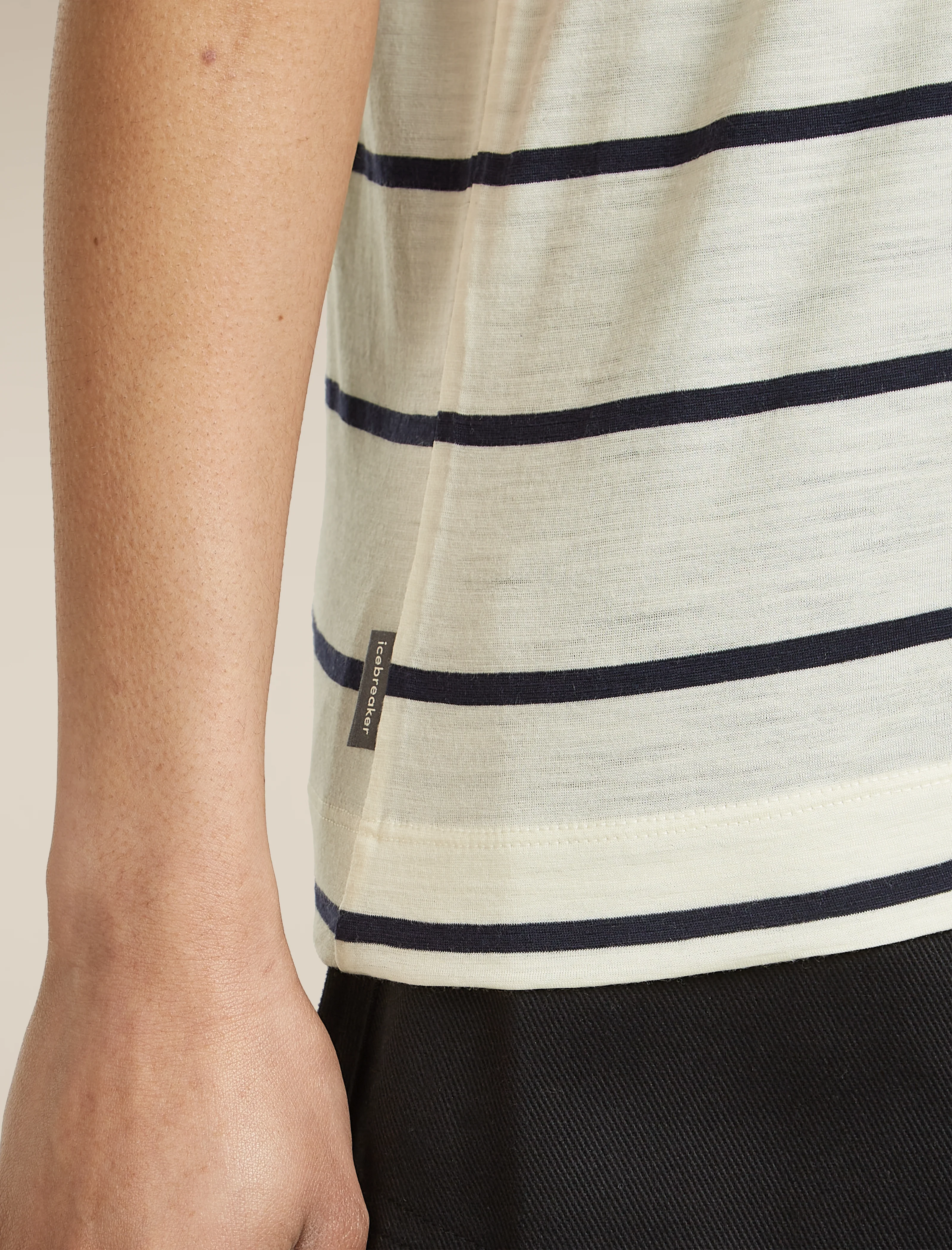 Women’s Merino 150 Tech Lite Short Sleeve Relaxed V Neck T-Shirt - Image 5