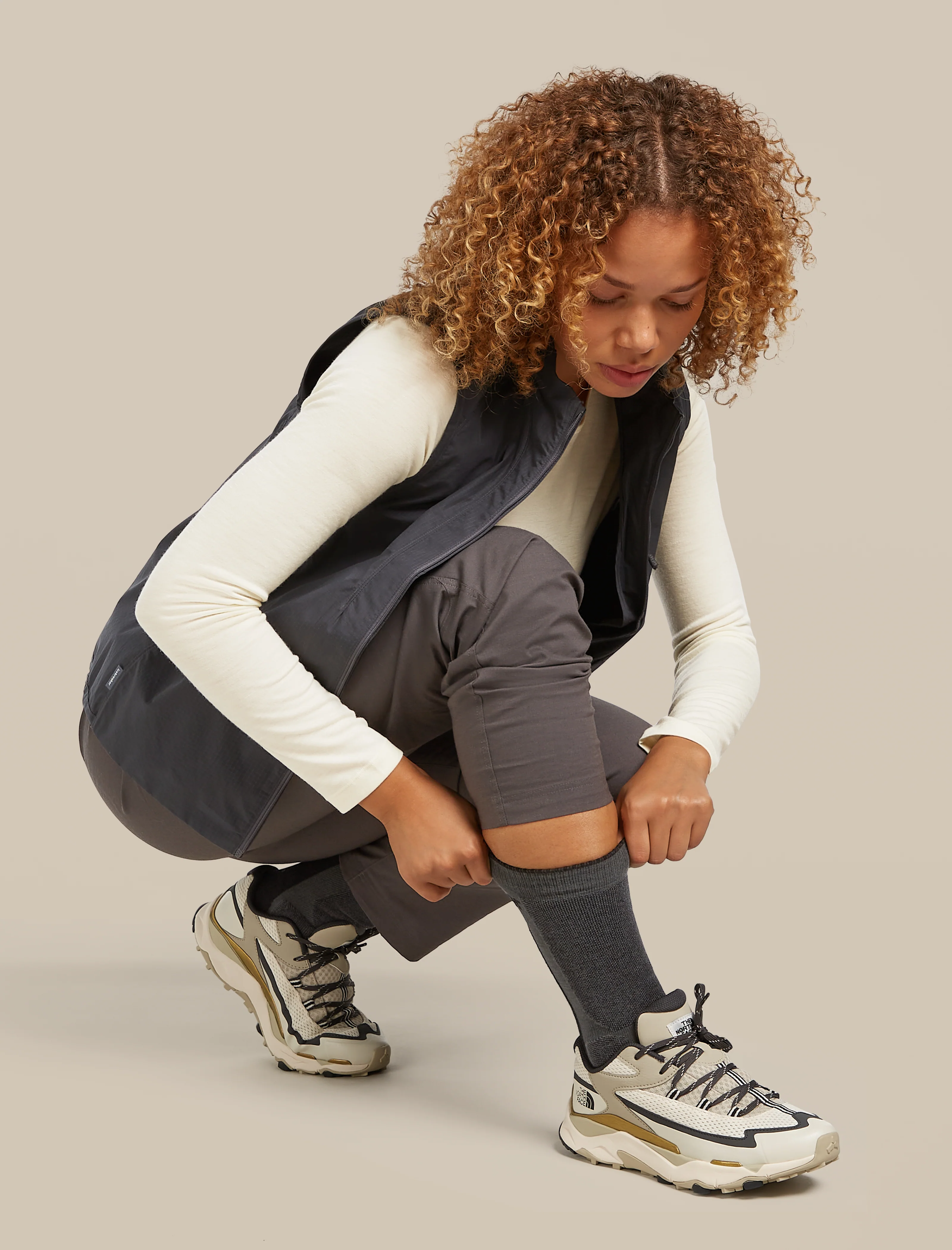 Women’s Merino Hike+ Heavy Crew Socks - Image 3