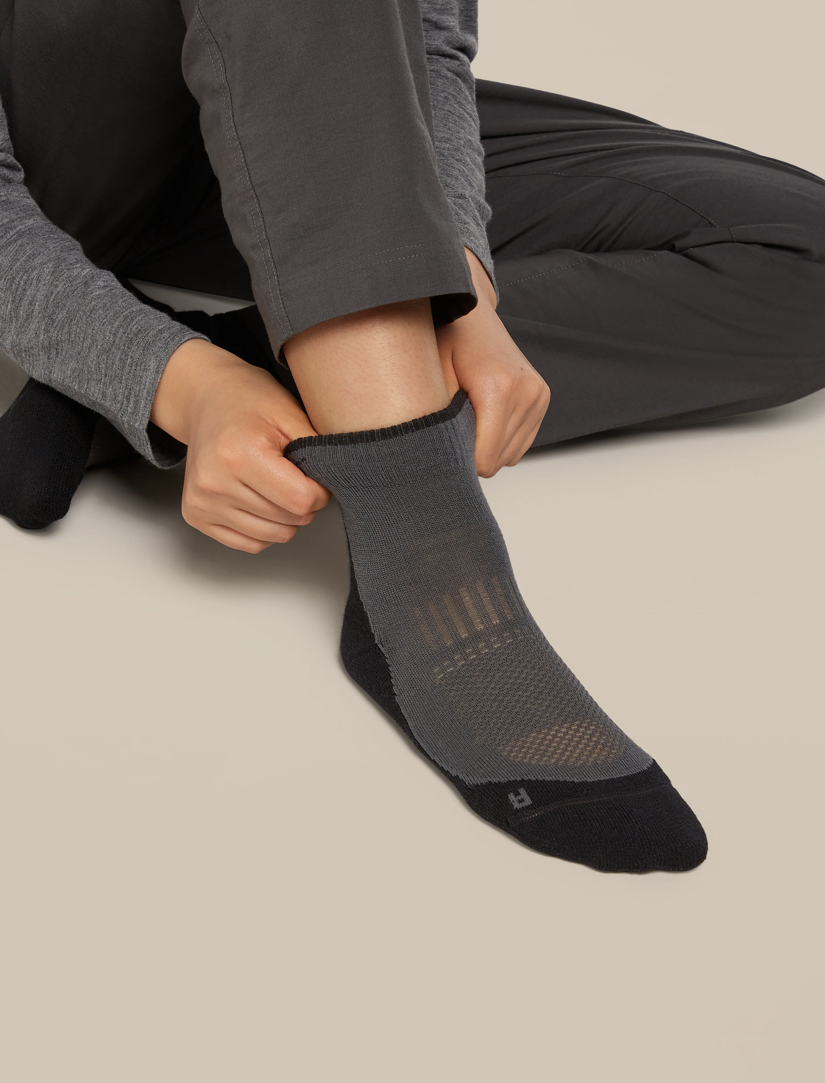 Women’s Merino Hike+ Light Mini Socks - Image 2