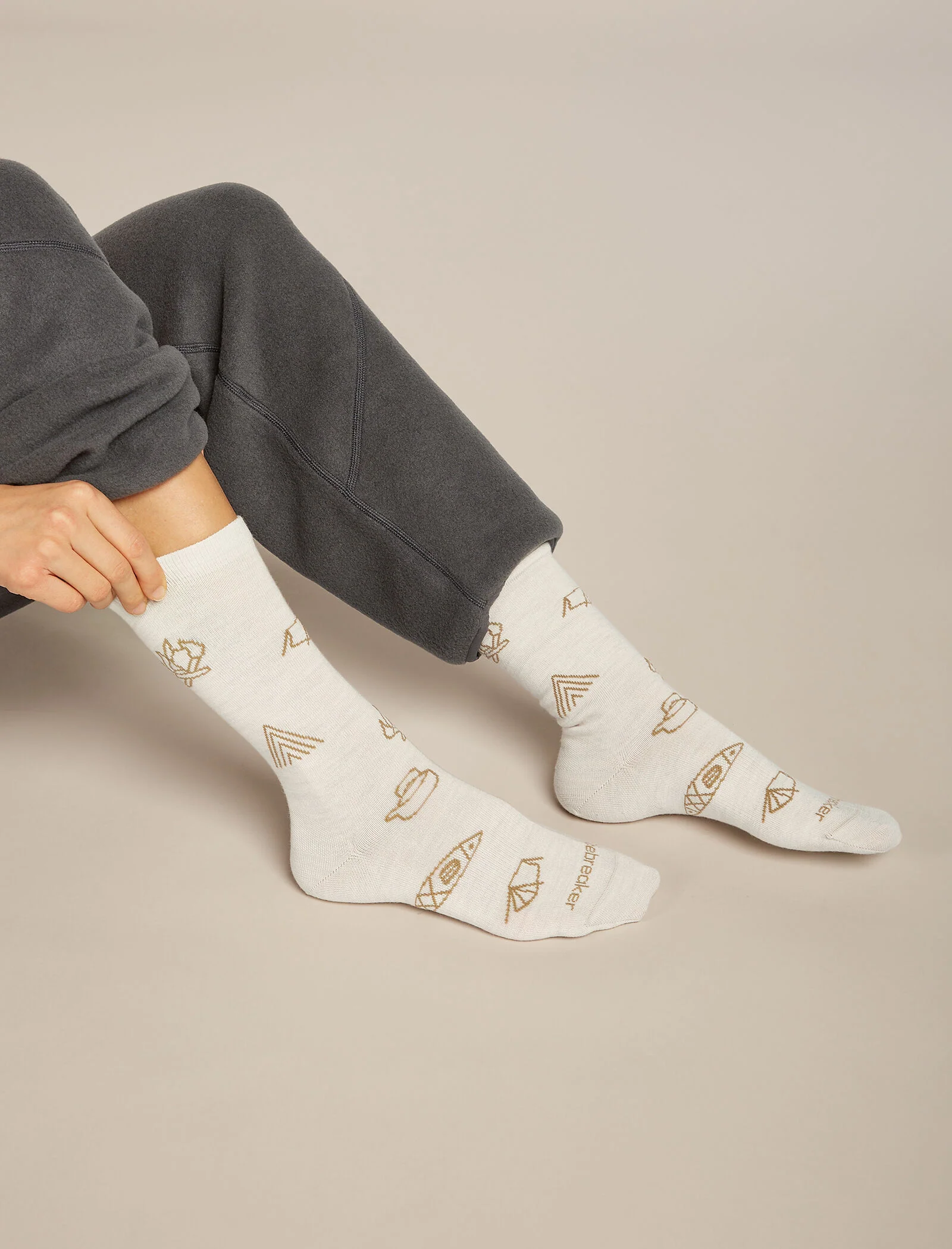 Women’s Merino Lifestyle Ultralight Crew Socks Camp Essential - Image 2